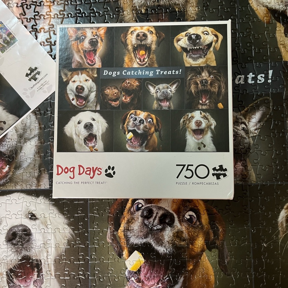 🧩 750 piece Buffalo Dog Days “Dogs Catching Treats” with poster. Cute! Complete.